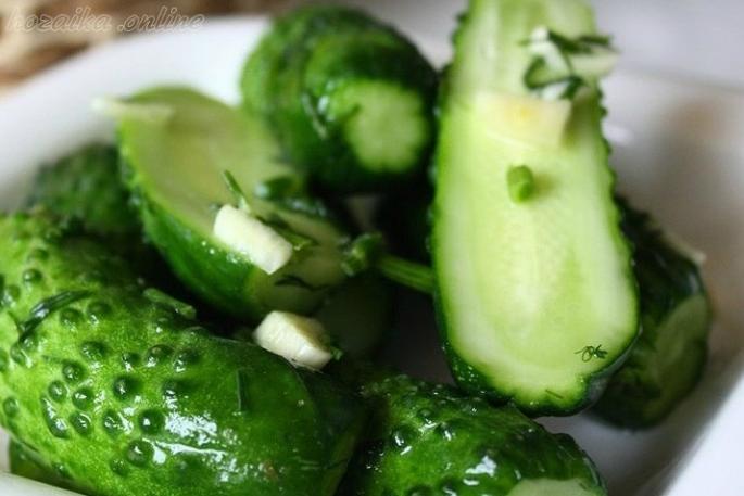 Instant lightly salted cucumbers with herbs and garlic: recipes for crispy cucumbers