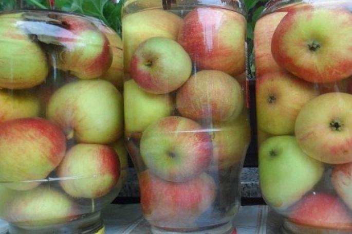 A simple recipe for soaked apples