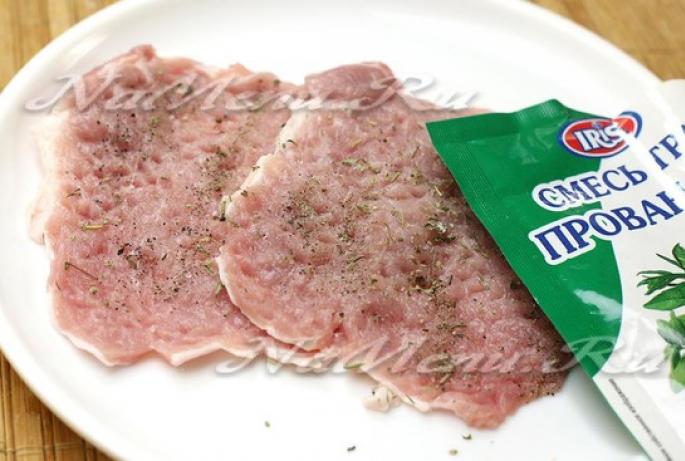 Отбивные с помидорами и сыром, в духовке запеченные: простые рецепты Отбивные из свинины в духовке без помидор