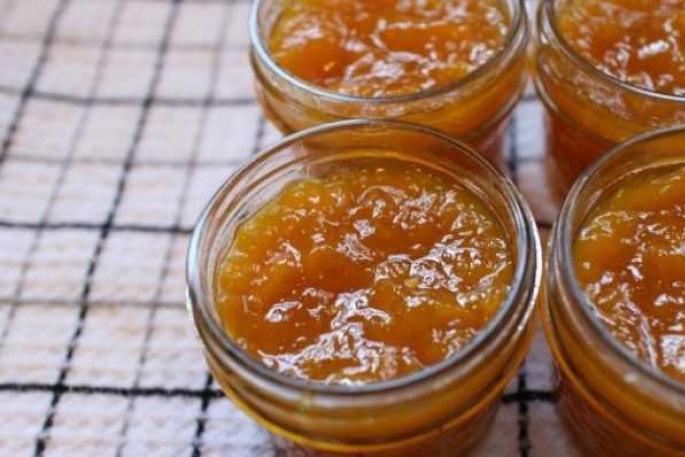 Delicious thick apple jam with cinnamon for the winter Apple jam simple recipe with cinnamon