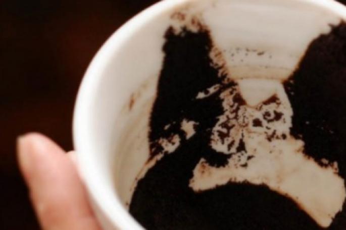 Wahrsagerei aus Kaffeesatz – Interpretation von Symbolen