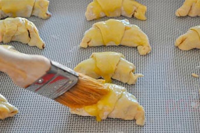 How to brush puff pastry if there are no eggs