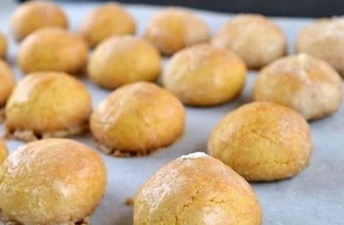 Sour cream cookies: delicious pastries Sour cream and honey cookies
