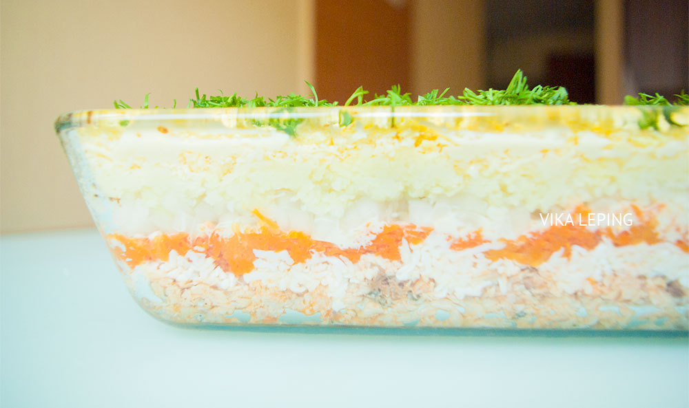 Tatilde yemek pişirmek: Bir elma ile bir mimoza salatası Tatilde yemek pişirmek: Bir elma ile bir mimoza salatası