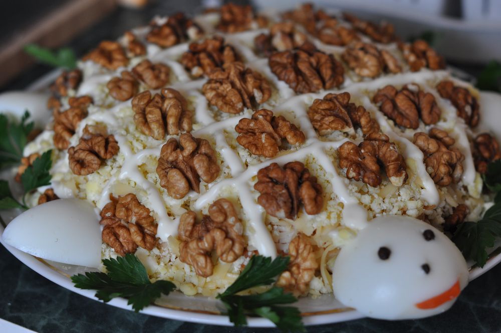 Kaplumbağa Salatası Tarifi: Tatil Masasının Dekorasyonu Kaplumbağa Salatası Tarifi: Tatil Masasının Dekorasyonu
