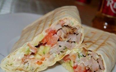 Shawarmayı evde pişirme yöntemi Shawarmayı evde pişirme yöntemi